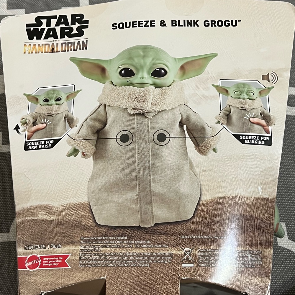 Star Wars Mandalorian - Squeeze and Blink Grogu !!๐ - Picture 5 of 7